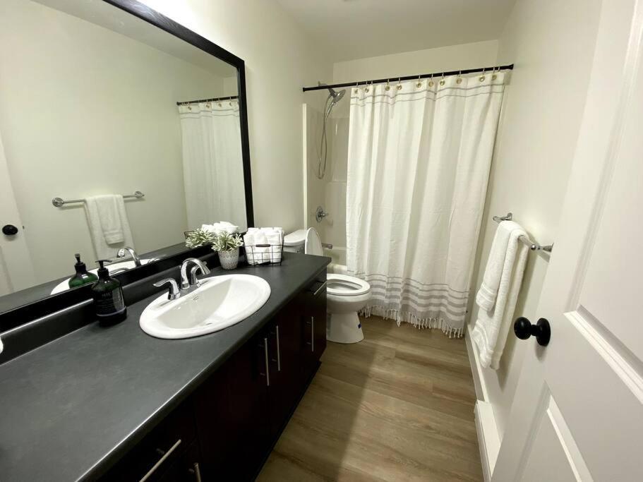Cozy Lakeview Suite Victoria Kültér fotó